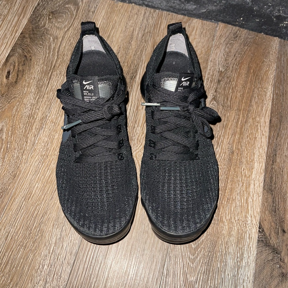 Nike Black Knit Lace-Up Athletic Shoes